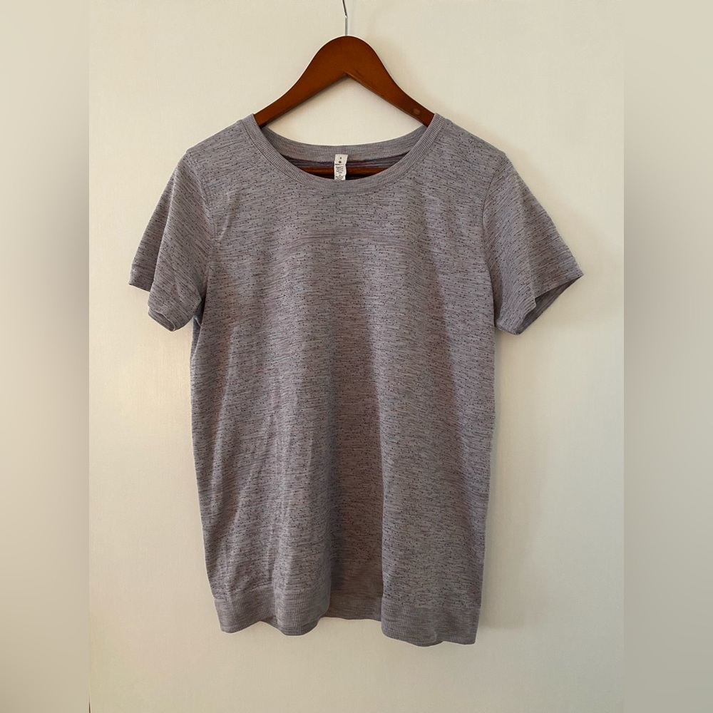 swiftly tech short sleeve grey/purple colored polka dot shirt